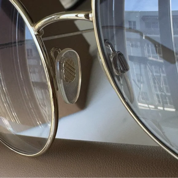 SOLD ✨Burberry Gold Frame Sunglasses Round with Gray Blue Gradient Lenses - Picture 10 of 11